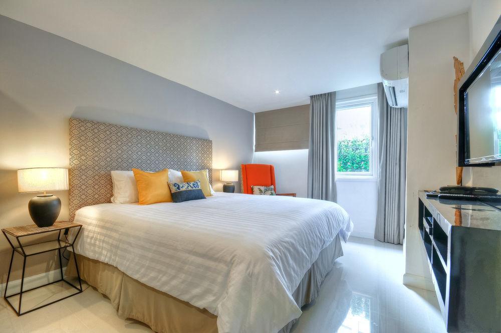 Check In Saladaeng (Adults Only) Hotel Bangkok Exterior photo
