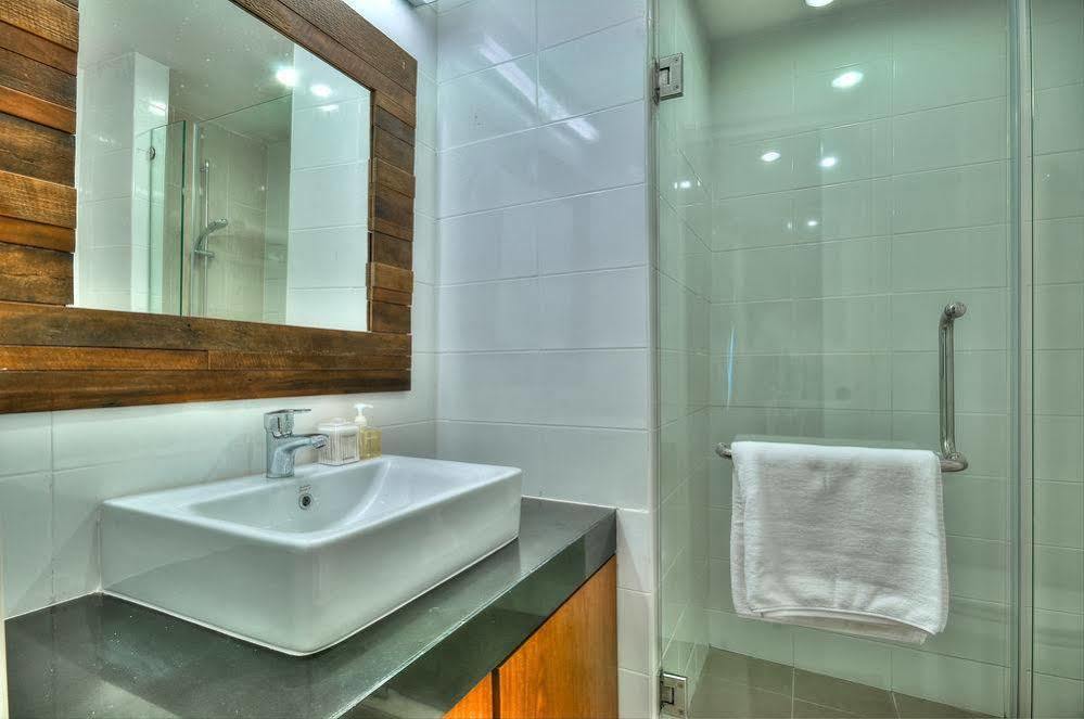 Check In Saladaeng (Adults Only) Hotel Bangkok Exterior photo