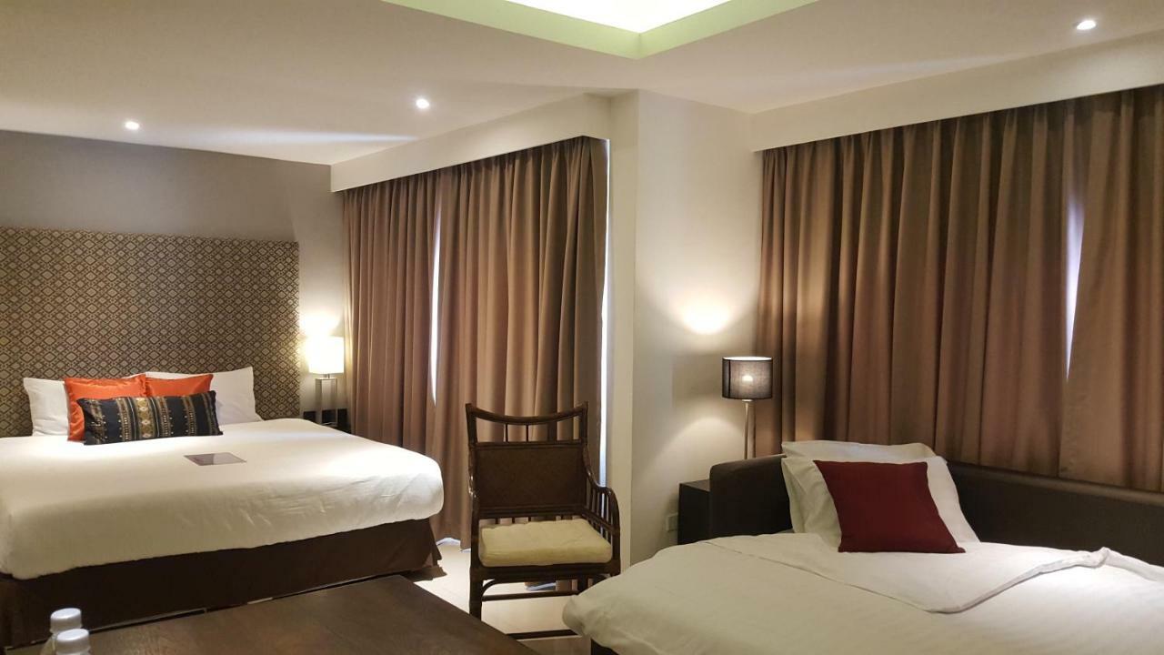 Check In Saladaeng (Adults Only) Hotel Bangkok Exterior photo