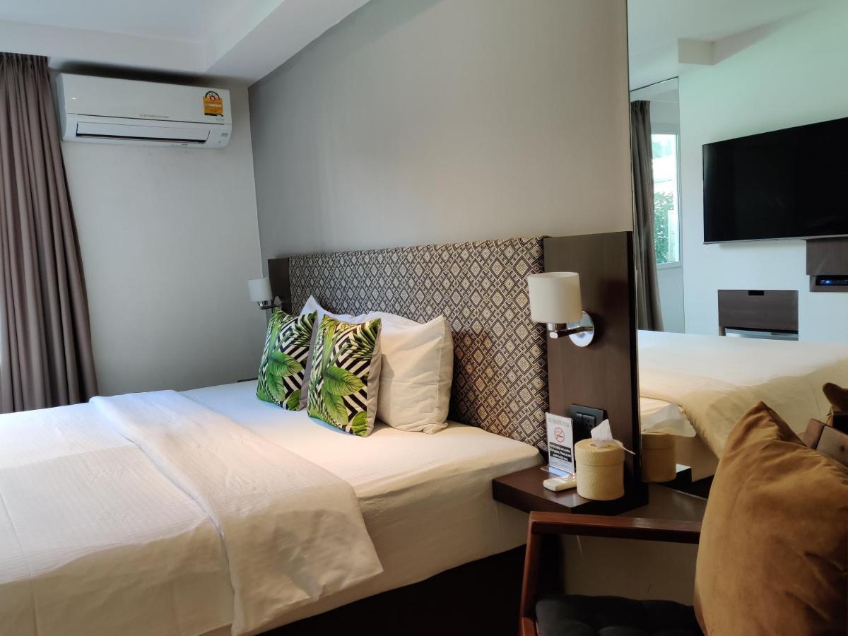 Check In Saladaeng (Adults Only) Hotel Bangkok Exterior photo