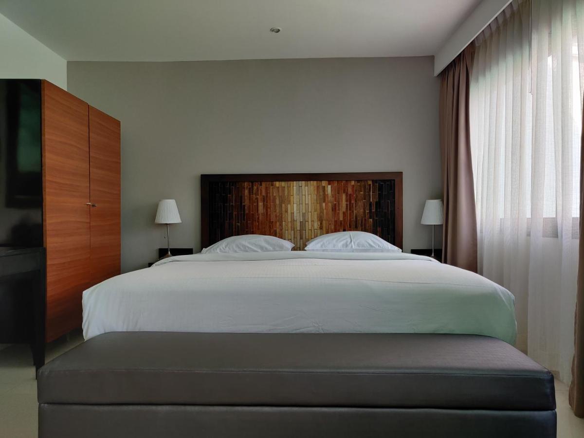 Check In Saladaeng (Adults Only) Hotel Bangkok Exterior photo
