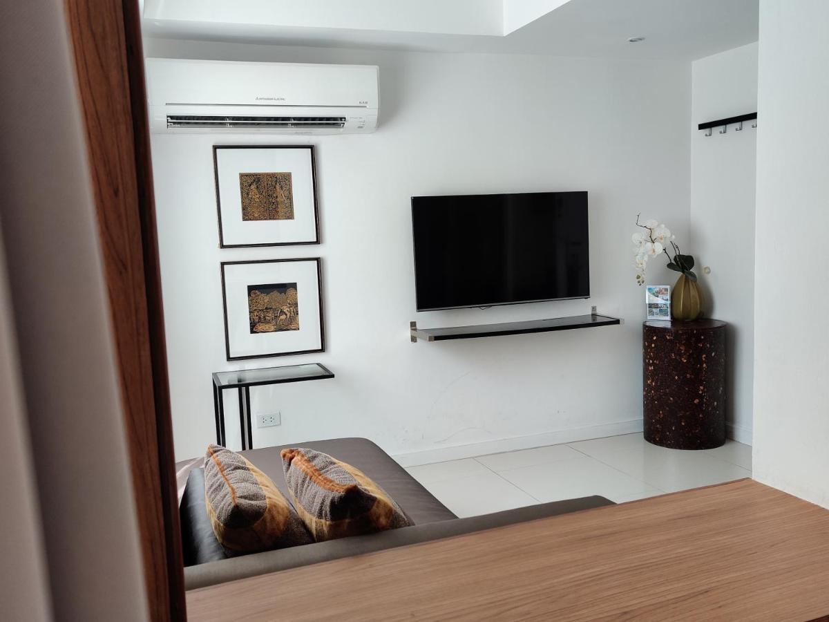 Check In Saladaeng (Adults Only) Hotel Bangkok Exterior photo