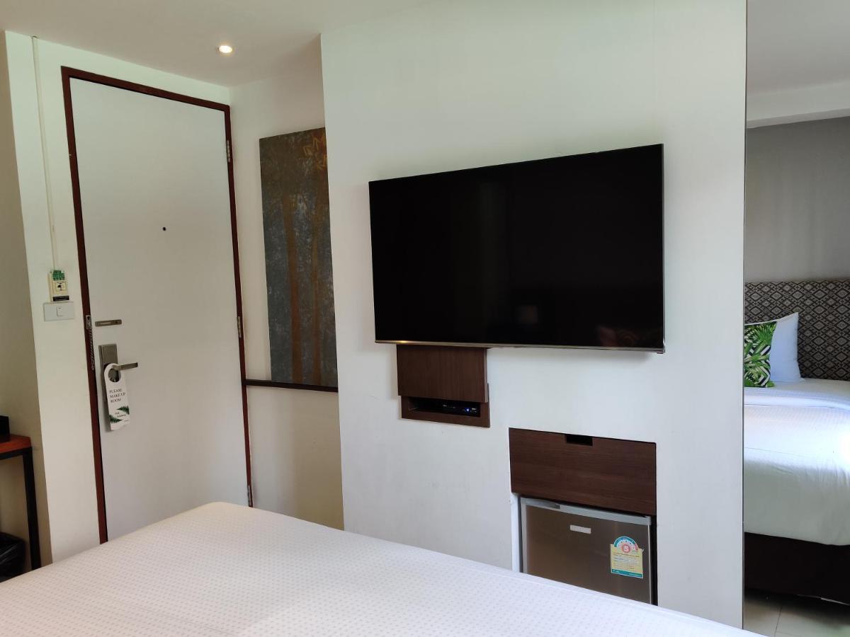 Check In Saladaeng (Adults Only) Hotel Bangkok Exterior photo